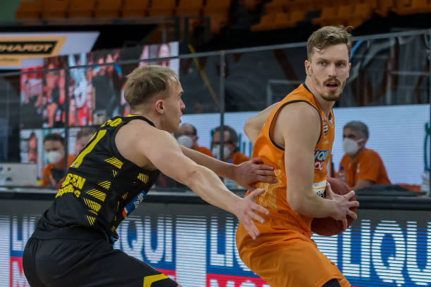 守与轮转速 守与轮转速