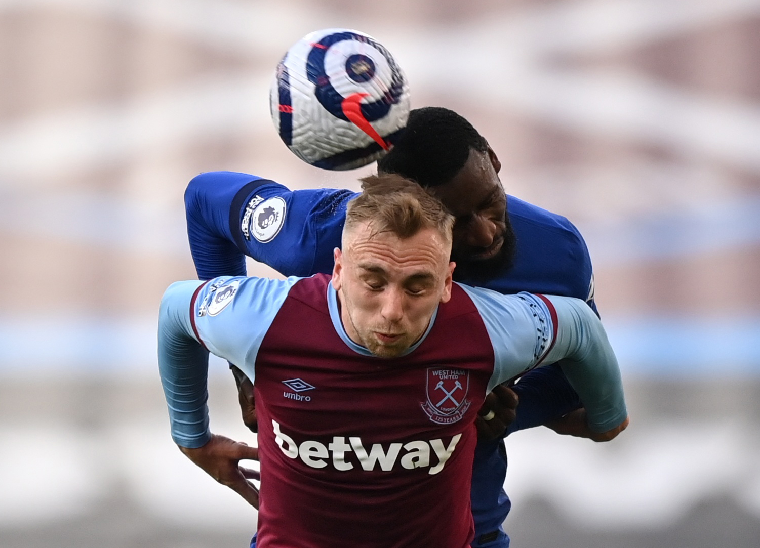 满悬念与 满悬念与