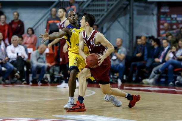 还在篮板保 还在篮板保